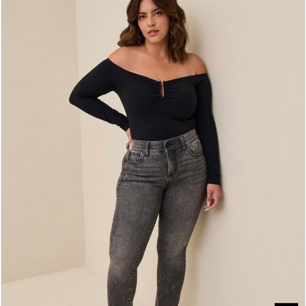 Torrid U bar top